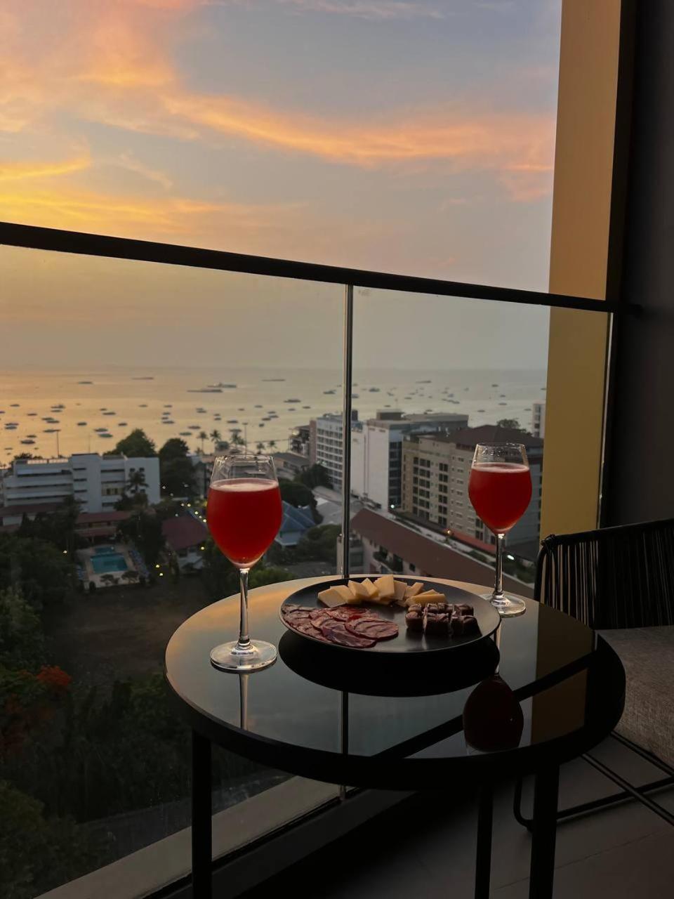 Condo Edge Central Pattaya Exterior foto